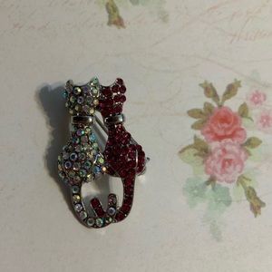 CATs PIN COLOR CHANGING CRYSTALS SILVER PATE NEW